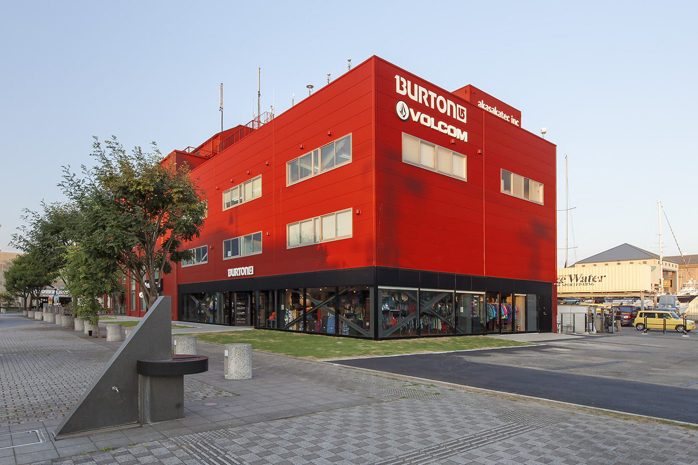 BURTON OUTLET STORE YOKOHAMA | 実績紹介 | sync株式会社